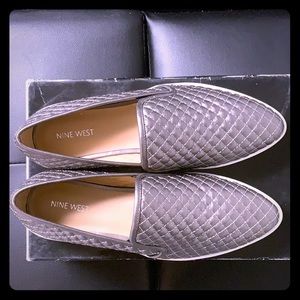 Women’s pointy toe slip-on sneakers